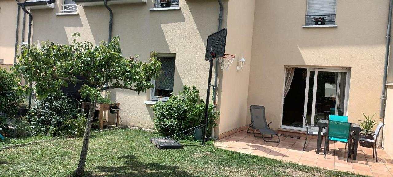 Grande Maison Lumineuse-quartier Gazonfier-6 Personnes Hébergement de vacances *