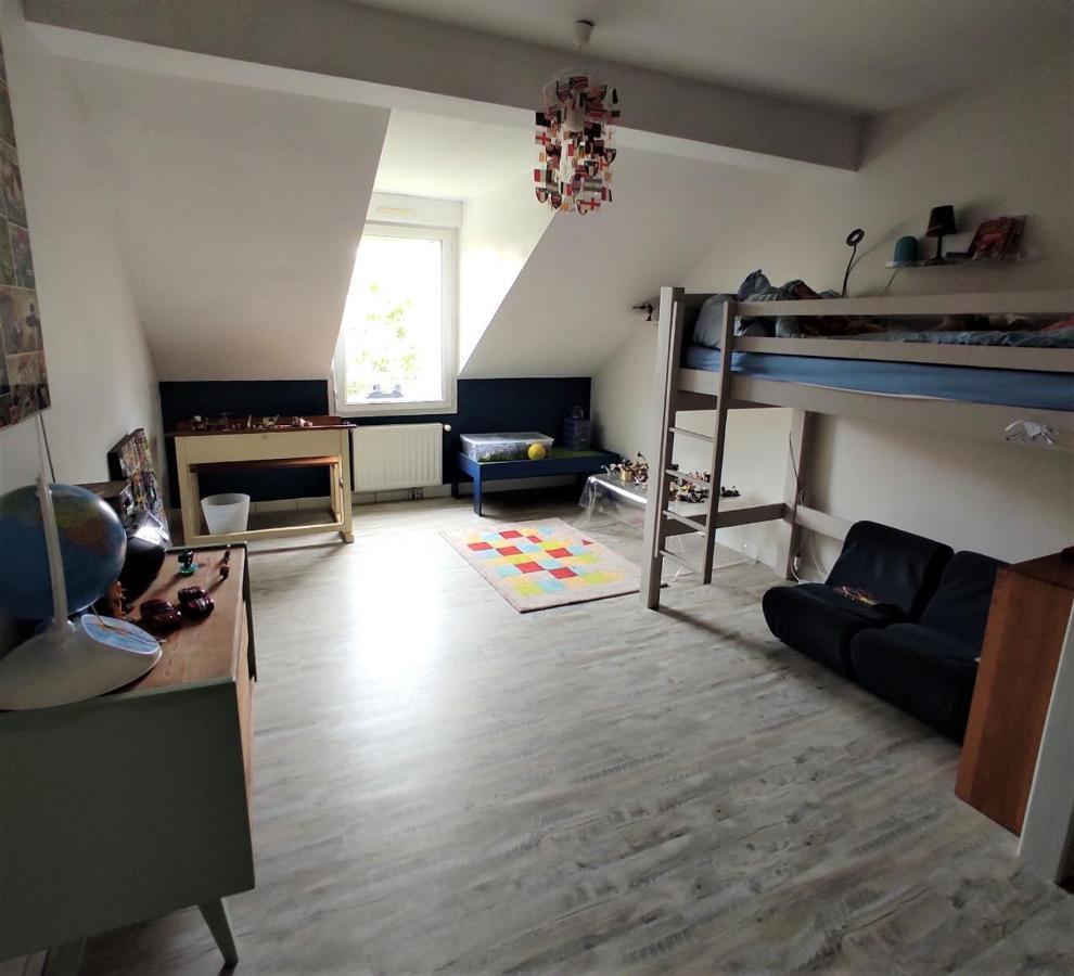 Grande Maison Lumineuse-quartier Gazonfier-6 Personnes Hébergement de vacances