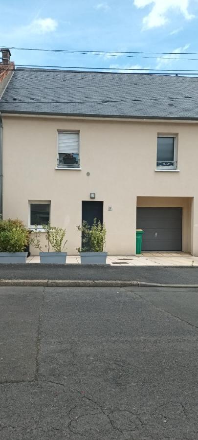 Grande Maison Lumineuse-quartier Gazonfier-6 Personnes Hébergement de vacances Le Mans